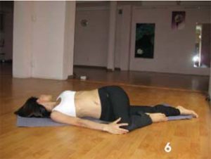 6 tư thế Yoga giúp làm cơ thể mềm dẻo và thon gọn vòng bụng